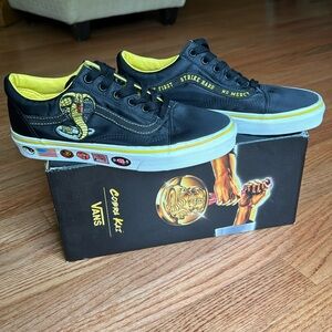 Cobra Kai Old Skool VANS Shoes Sneakers Size 6 Mens Black